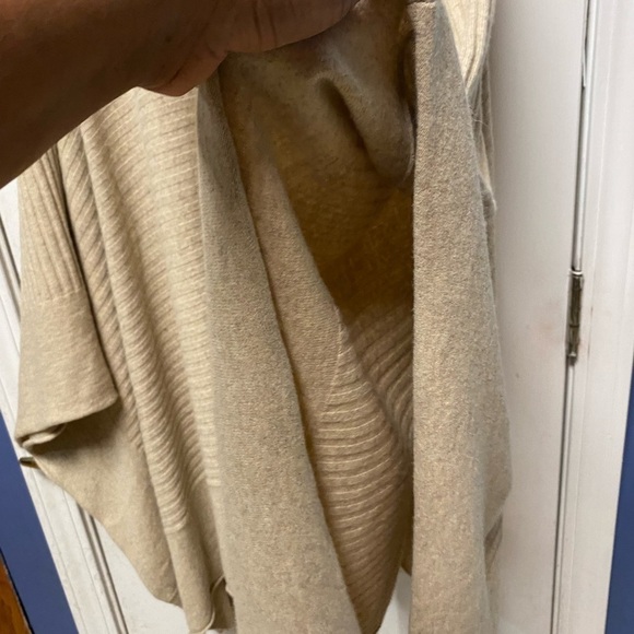 Jones NY Signature Cream Wool Ribbed Cape Poncho with Toggles - Picture 6 of 8